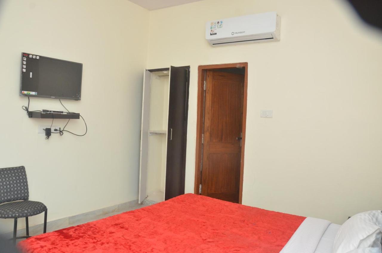 Hotel Dashmesh Palace Jāmb Esterno foto